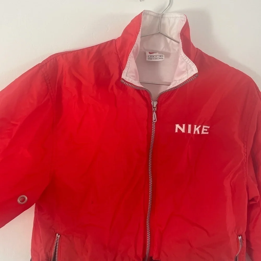 Retro Nike red windbreaker boys small play condition 3/4 sleeves